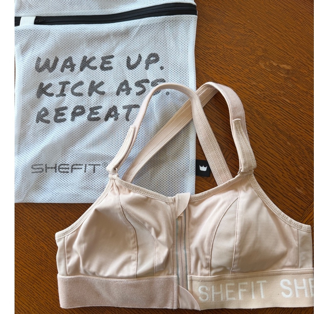 SHEFIT ULTIMATE Sandstorm™ Sports Bra Size SMALL Support Comfort +Washbag NWOT